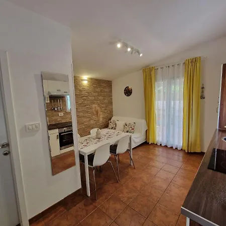 House Petra 1 * Šilo